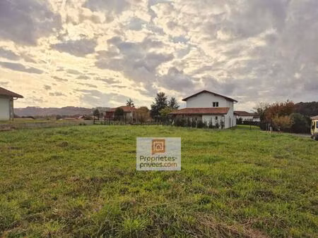 terrain viabilisé libre de constructeur divisible en deux parcelles