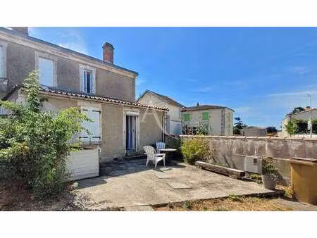 location maison à vouillé-les-marais (85450) : à louer / 72m² vouillé-les-marais