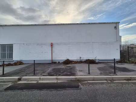 local commercial divisible en 3 locaux