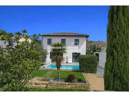 rare à chateauneuf du pape maison 4 pièce(s) 115 m2  3 chambres  bureau  piscine au sel et