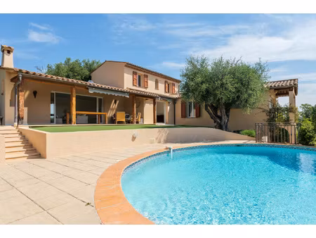 exclusivite : villa 165m2 avec vue mer à tourrettes sur loup