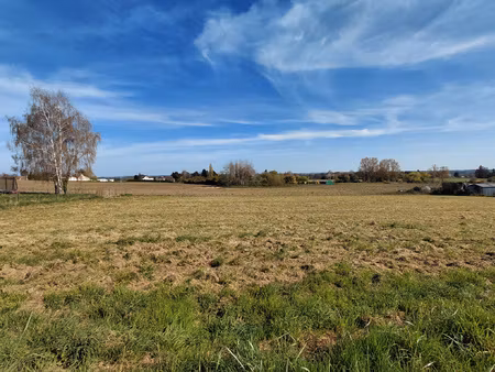 1700m2 terrain constructible plat au calme