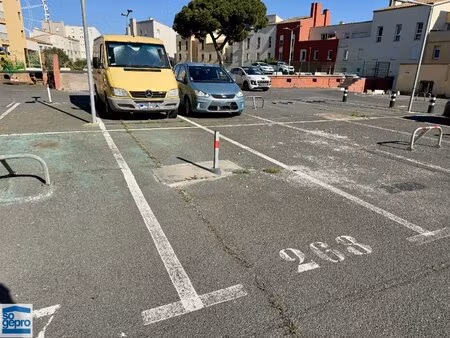 parking extérieur