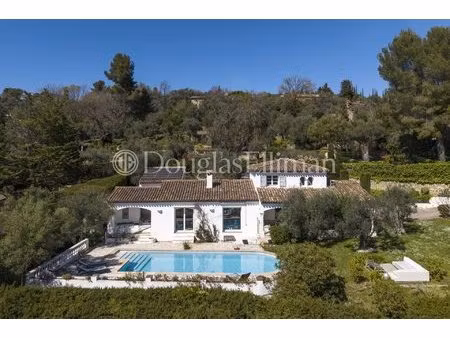 opio - propriété avec studios  grand jardin et piscine