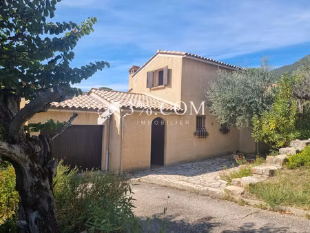 nyons 2mn du centre : villa 3 chambres - garage - jardin clos - position dominante