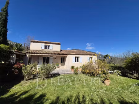 vente maison 4 pièces 105 m² châteauneuf-grasse (06740)