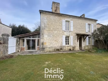vente maison 5 pièces 113 m² à saint-même-les-carrières (16720)  128 400 €