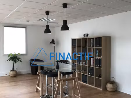 eguilles - bureau 75m² au rdc pôle d'activité eguilles