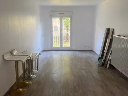 apparemment à vendre