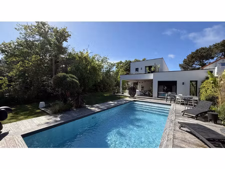 vente maison 7 pièces 251 m² royan (17200)