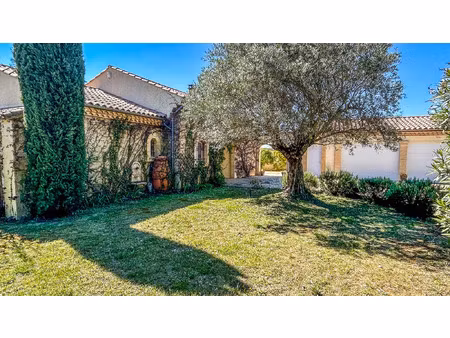 vente maison 4 pièces 135 m² uzès (30700)