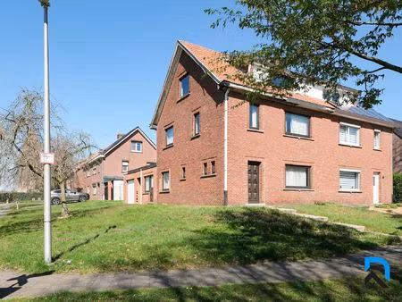 te renoveren woning met 5 slaapkamers in vlakveld