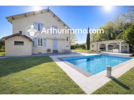 maison à étage 146 m² habitables avec piscine sur terrain 800 m² – givors (69700)