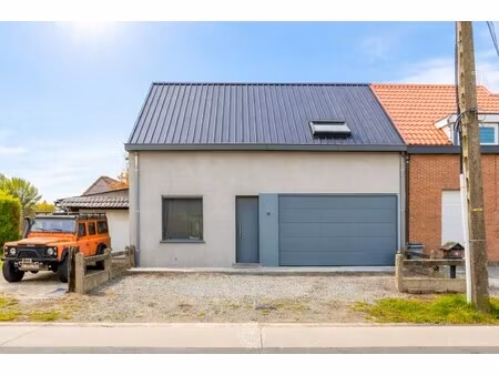 ruime gezinswoning met 4 slaapkamers en zicht op het groen