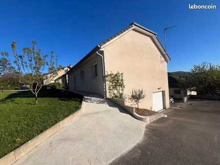 maison à boussières