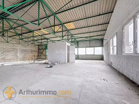 vente local commercial 8 pièces à tinqueux