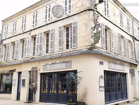 immeuble 125 m² saint-jean-d'angely