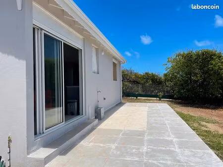 location maison meublé neuve situé à la desirade