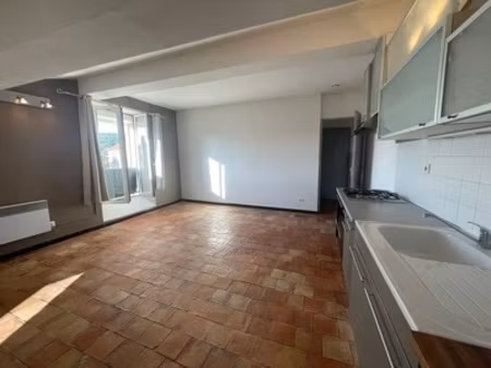 location appartement 2 pièces 40m² besse sur issole 83890