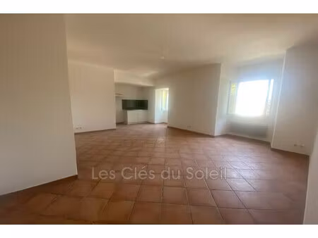 location appartement 4 pièces 73m² brignoles 83170