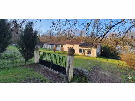 vente maison 4 pièces 118 m² montguyon (17270)