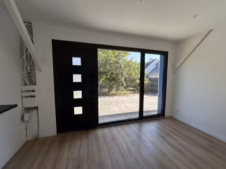 vente local commercial 1 pièces 80 m2 à avrillé