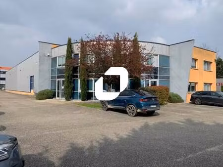 location local d'activités 1 800 m²