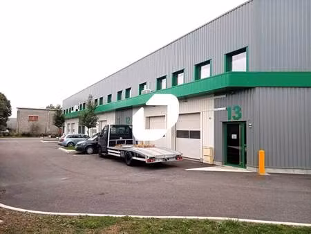 location local d'activités 154 m²