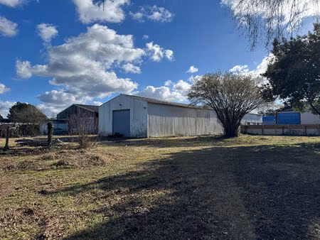 la teste-de-buch   local d'activité avec vaste terrain et fort potentiel d'évolution