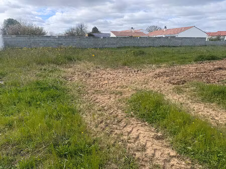 vente terrain  701.00m²  angles