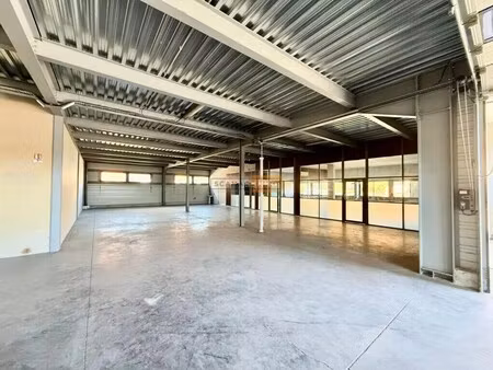 location entrepôt 370 m²