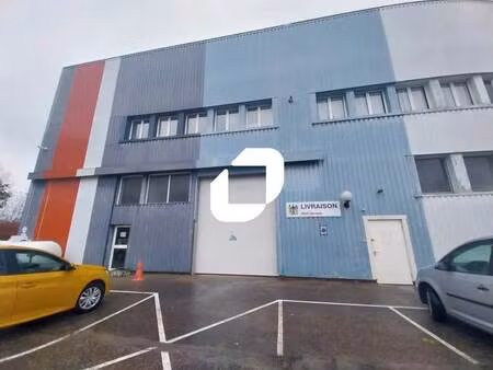 location local d'activités 520 m²