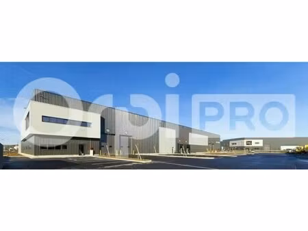 location local d’activités brie comte robert 77170 3287m²