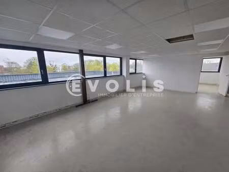 location local d'activités 388 m²