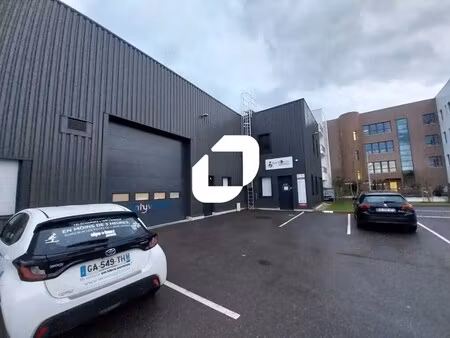 location local d'activités 686 m²