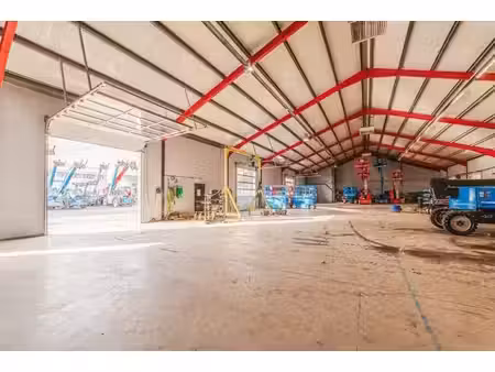location local d’activités 1316m²