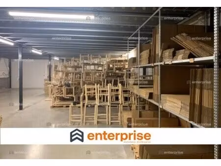 location local d'activités 450 m²