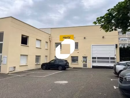 location local d'activités 1 014 m²