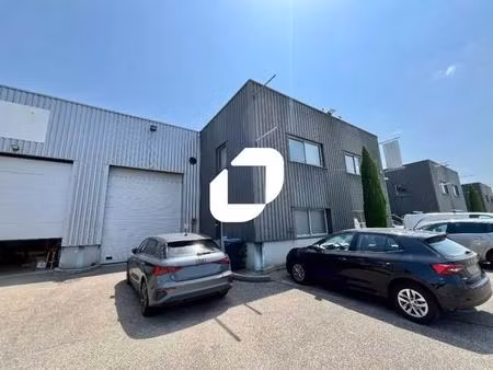 location local d'activités 258 m²