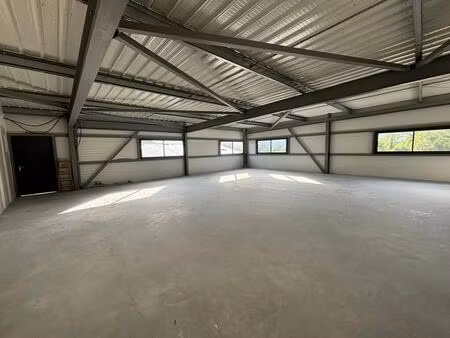 location local d'activités 138 m²