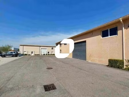 location local d'activités 329 m²