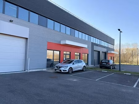 location local d'activités 375 m²