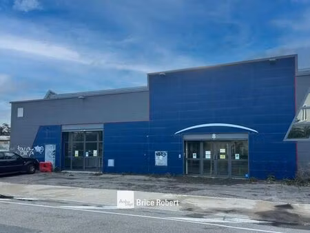 location local d'activités 642 m²