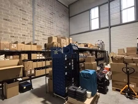 location entrepôt 178 m²