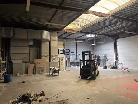 location entrepôt 700 m²