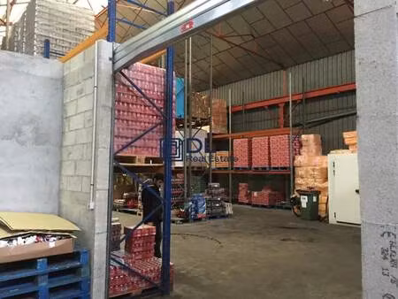 location entrepôt 600 m²