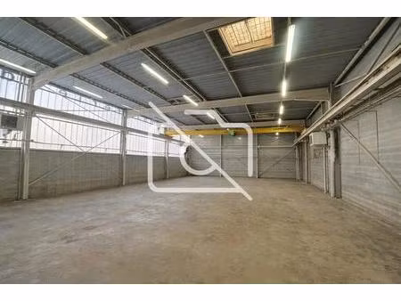 location entrepôt 860 m²