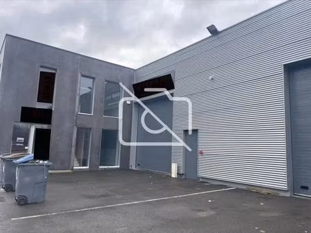 location local d'activités 377 m²