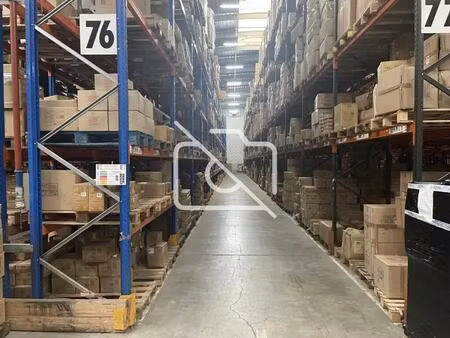 location entrepôt croissy beaubourg 77183 3459m²