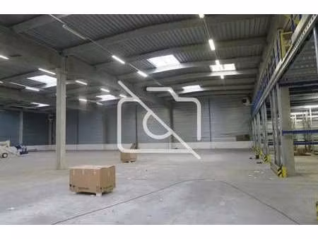 location entrepôt 3 167 m²